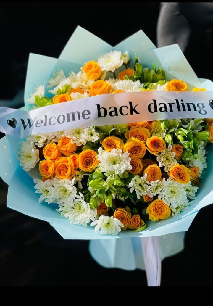 Twist of love gift flowers