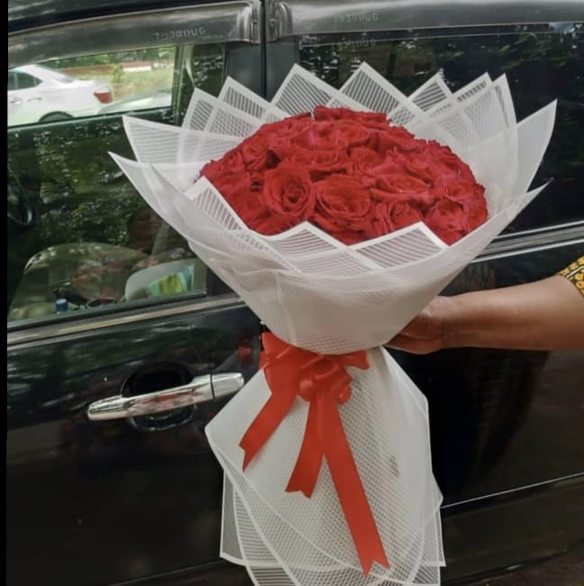 Red roses bouquet
